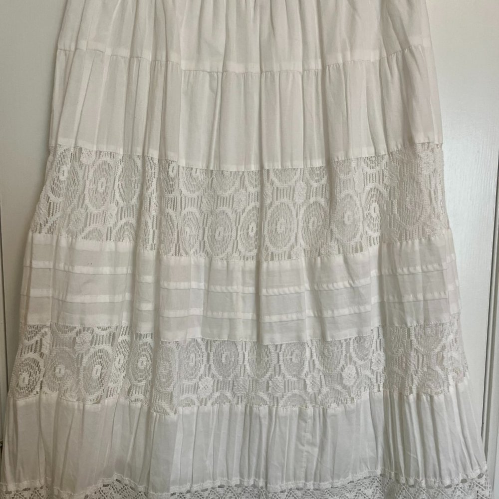 ANNA White Lace Skirt Medium - Picture 4 of 4